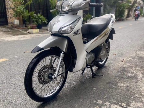 Có 30 triệu nên mua Wave RSX FI 110 hay Jupiter Finn 2023